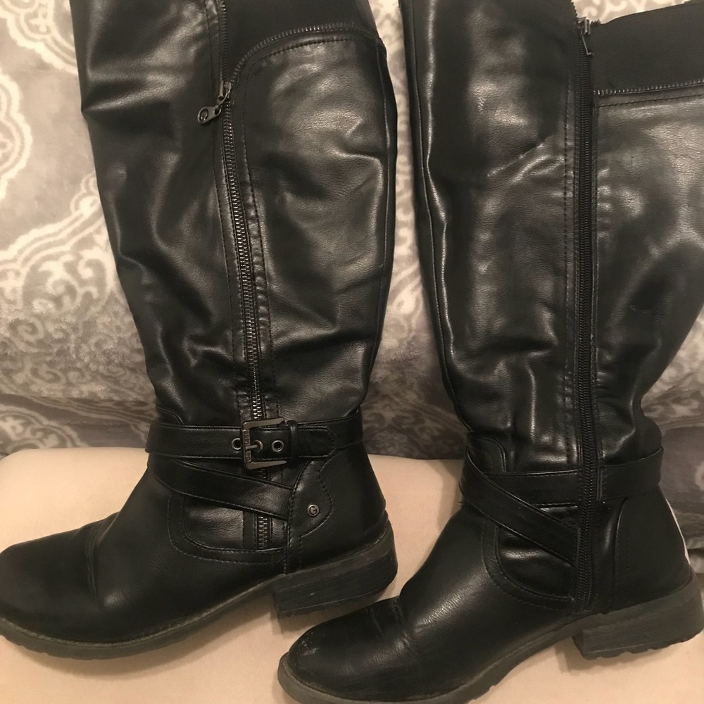 Guess black boots